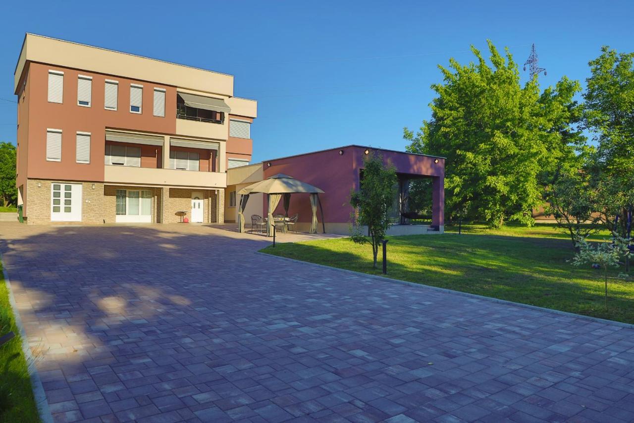 Apartment Vila Tara Bihac Exterior photo